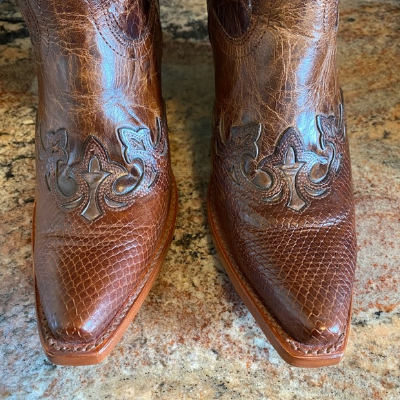 Ariat Dark Brown Leather Boots with Stitching - Picture 5 of 12